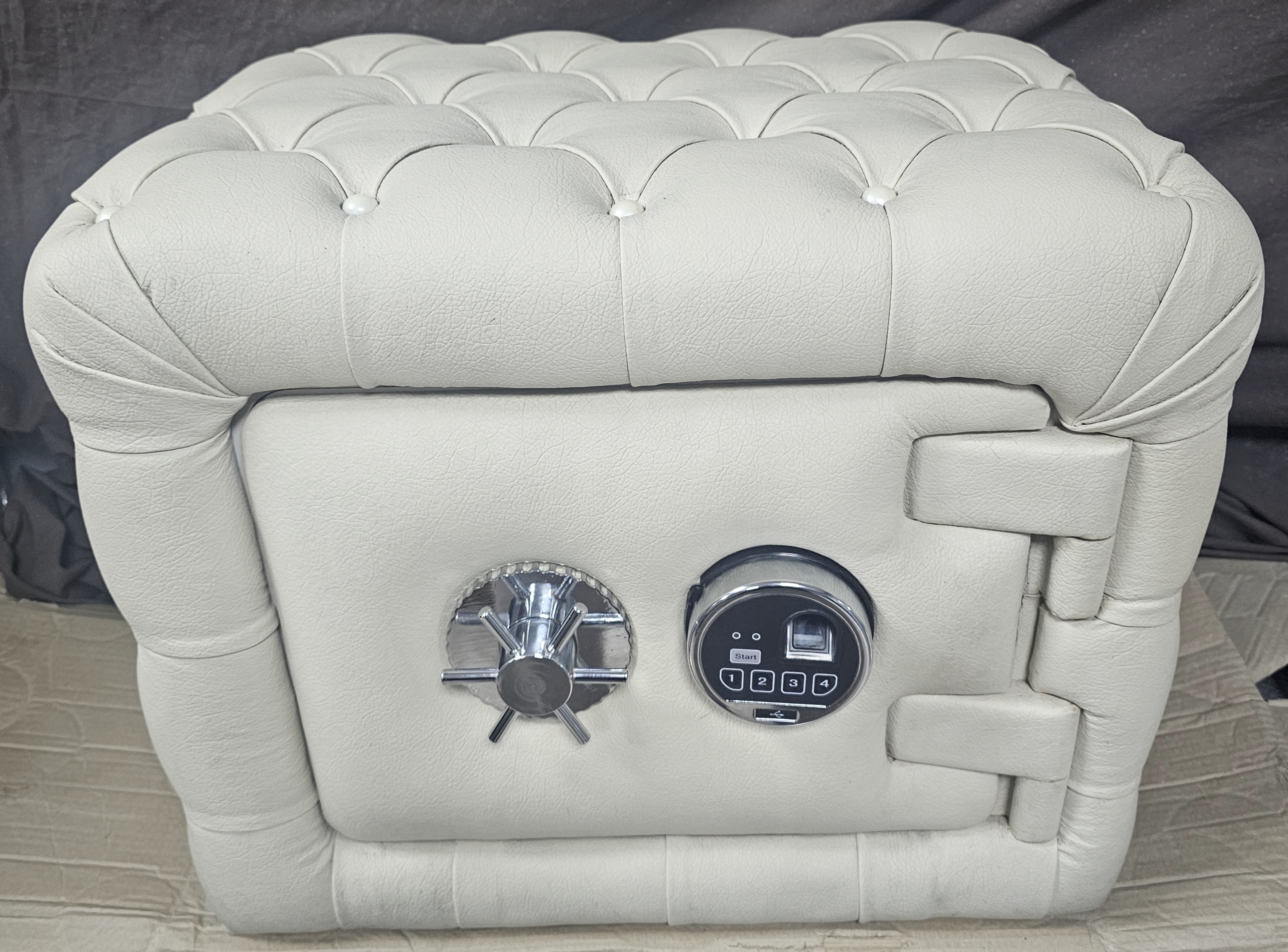 "         001DERİACKB ALMANYA İHRACAT MALI DERİ KAPLAMALI EV VE OFİS TİPİ DIŞI KOMPLE KÖPÜME DERİ TİPİ DIŞI KOMPLE 10MM PARMAK İZLİ ELEKTRONİK ŞİFRELİ EXTRA ZIRHLI ÇELİK PARA KASASI 50*60*45CM 100KĞ  ( 1899€ )+KDV