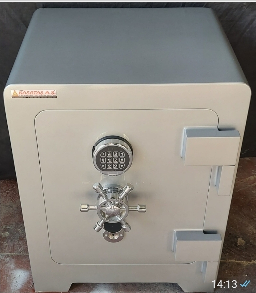 "       *- ..004HARNÇLK OFİS GEMİ DÜMENİ KAPTAN TİPİ KOLLU ELEKTRONİK ŞİFRELİ TAM OTOMATİK KİLİTLEME TERTİBATLI HER YANI OKSİJEN KESMEYE MATKAP DELMEYE KARŞI YÜKSEK GÜVENLİKLİ ÇELİK PARA KASASI 70*55*55 CM 300KĞ ( 2099€ )+KDV ADRESE TESLİM