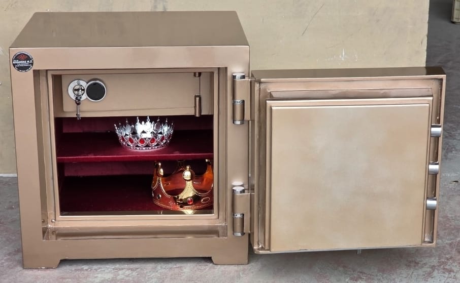 . 002UZM7CM EV VE OFİS TİPİ YÜKSEK GÜVENLİKLİ 7 CM TAM ZIRHLI ELEKTRONİK ŞİFRELİ VE ANAHTARLI ÇELİK PARA KASASI 55*55*55CM 250KĞ ( 1100 € )+KDV