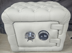 "         001DERİACKB ALMANYA İHRACAT MALI DERİ KAPLAMALI EV VE OFİS TİPİ DIŞI KOMPLE KÖPÜME DERİ TİPİ DIŞI KOMPLE 10MM PARMAK İZLİ ELEKTRONİK ŞİFRELİ EXTRA ZIRHLI ÇELİK PARA KASASI 50*60*45CM 100KĞ  ( 1899€ )+KDV