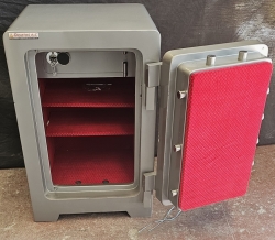 "          007HARUNELİPS7CM EV VE OFİS TİPİ YÜKSEK GÜVENLİKLİ ELİPS 7 CM TAM ZIRHLI PARMAK İZLİ ELEKTRONİK ŞİFRELİ VE ANAHTARLI ÇELİK PARA KASASI 80*55*55CM 400KĞ ( 2399€ )+KDV