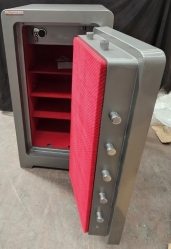 "          008HARUNELİPS7CM EV VE OFİS TİPİ YÜKSEK GÜVENLİKLİ RADÜSLÜ  7 CM TAM ZIRHLI PARMAK İZLİ ELEKTRONİK ŞİFRELİ VE 1 ÖZEL ANAHTARLI ÖZEL GİZLİ GÖZLÜ ÇELİK PARA KASASI 100*55*55CM 500KĞ ( 2999€ )+KDV