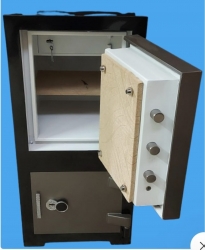 " 008ÇZME GERMANYSAFE ALMAN OFİS TİPİ OFİS TİPİ 1 Cİ SINIF LÜKS OKSİJEN KESMEZ KAPAKLI ANAHTAR ALTI MATKAP DELMEZ TANK ZIRHLI ( 2 ANAHTARLI VE ELEKTRONİK ŞİFRELİ OTOMATİK KİLİTLEME TERTİBATLI ) İÇİ RAFI KADİFE KAPLI TANK ZIRHLI ÇELİK PARA KASASI 105*50*45CM 350KĞ ( 1499€ )+KDV ( OPSİYONEL DÜNYADA BİR İLK GPRS SİSTEMLİ ve KAMERA SİSTEMİ EKLENEBİLİNİR ) " 008ÇZME GERMANYSAFE ALMAN OFİS TİPİ OFİS TİPİ 1 Cİ SINIF LÜKS OKSİJEN KESMEZ KAPAKLI ANAHTAR ALTI MATKAP DELMEZ TANK ZIRHLI ( 2 ANAHTARLI VE ELEKTRONİK ŞİFRELİ OTOMATİK KİLİTLEME TERTİBATLI ) İÇİ RAFI KADİFE KAPLI TANK ZIRHLI ÇELİK PARA KASASI 105*50*45CM 350KĞ ( 1499€ )+KDV ( OPSİYONEL DÜNYADA BİR İLK GPRS SİSTEMLİ ve KAMERA SİSTEMİ EKLENEBİLİNİR )