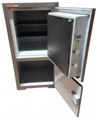 "       008AE EGM ÖZEL OFİS TİPİ ALTI DOLAPLI ÖZEL MAYMUNCUK AÇMAZ ANAHTARLI ORTA ANAHTAR ALTI MATKAP DELMEZ ÇELİKLİ( 7*11CM ) TABLA GİZLİ GÖZLÜ ÇELİK PARA KASASI 102*50*50CM 200KĞ ( 899€ )+KDV